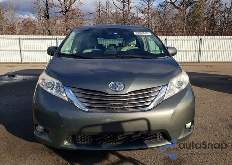 2014 Toyota Sienna Xle z USA, uszkodzony, nr VIN 5TDYK3DC4ES521844